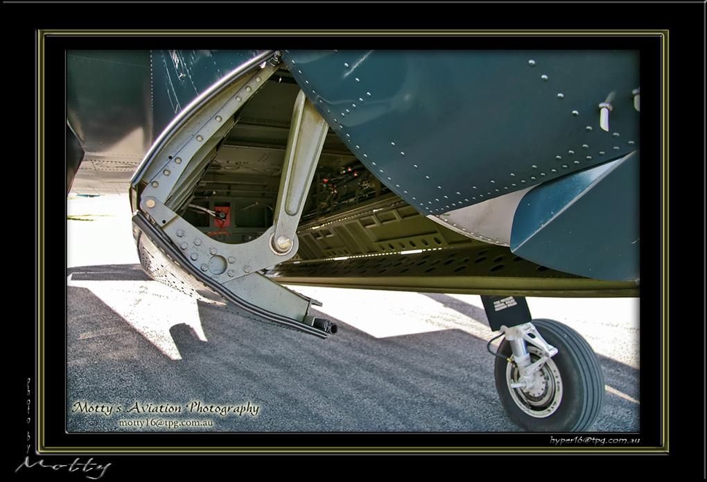 Mottys-Avenger-VH-MML-BB-0021-2009-04-17_8267-LR-1-001