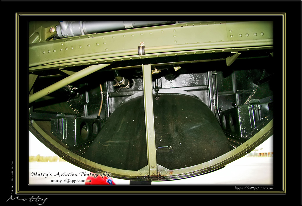 Mottys-Avenger-VH-MML-BB-0201-2009-04-17_8293-LR-1-001