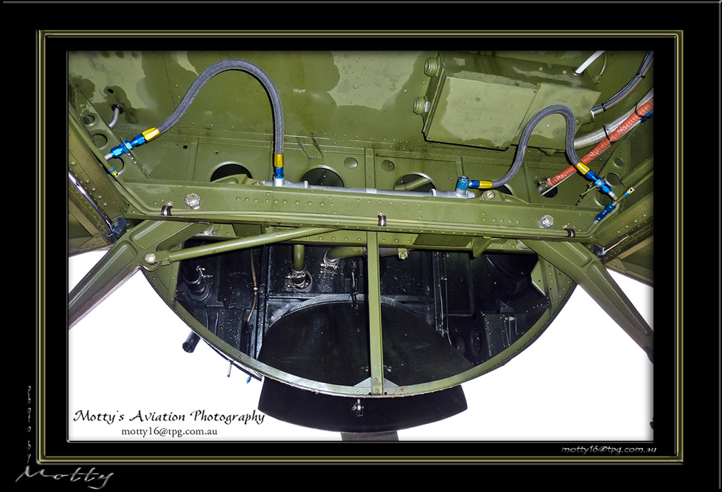 Mottys-Avenger-VH-MML-BB-0205-2009_08_25_070256-LR