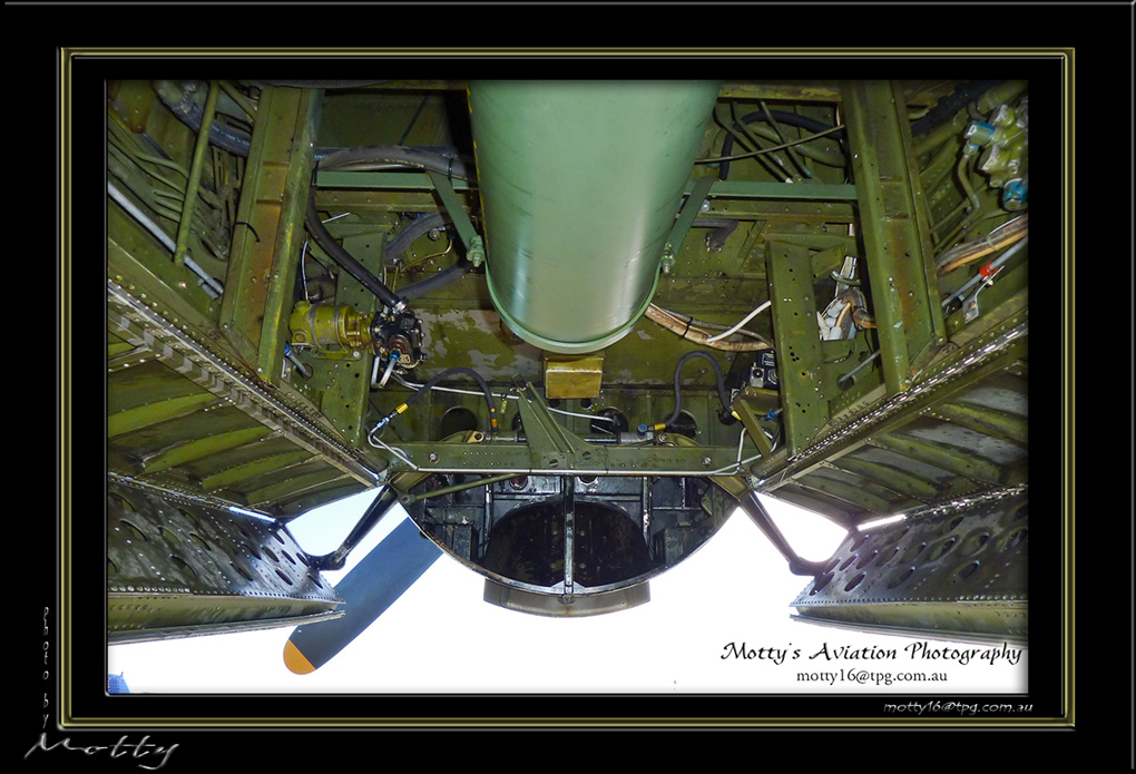 Mottys-Avenger-VH-TBM-BB-0031-2009_08_25_152950-LR