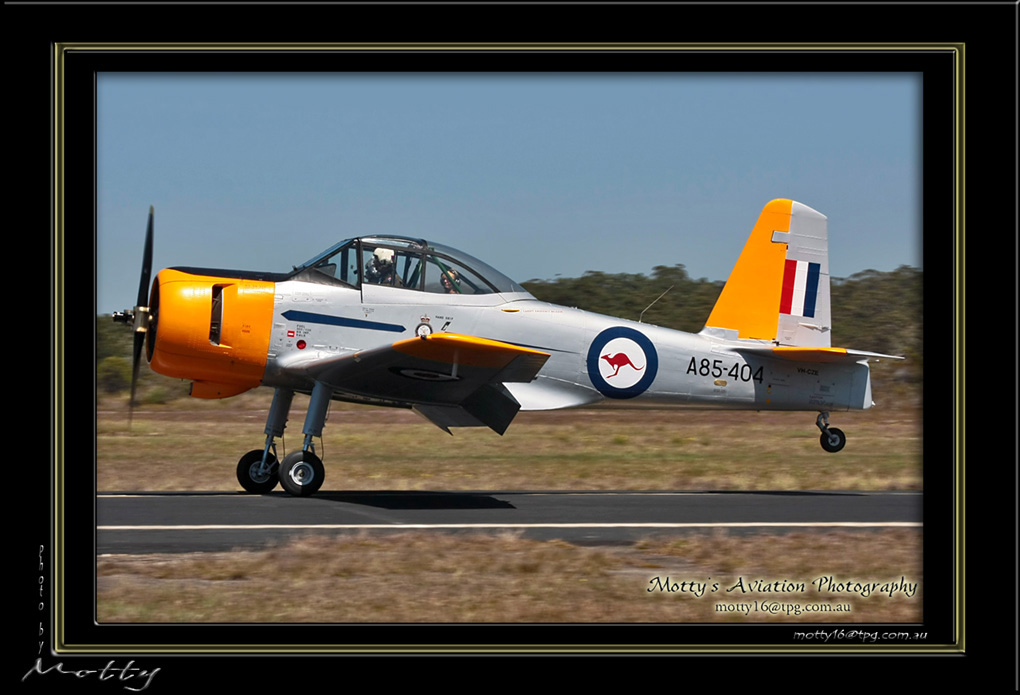 Mottys-Winjeel-VH-CZE_2008_09_28_8770-LR-1-001