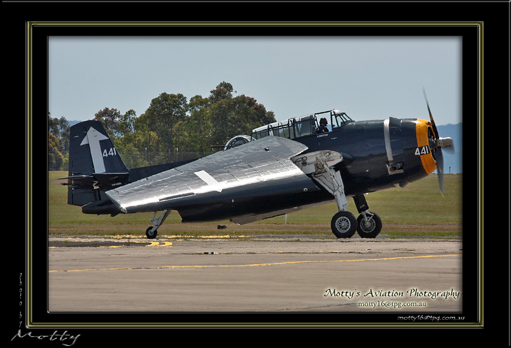 Mottys-Avenger-VH-MML-2008_10_26_1174-LR-1-001