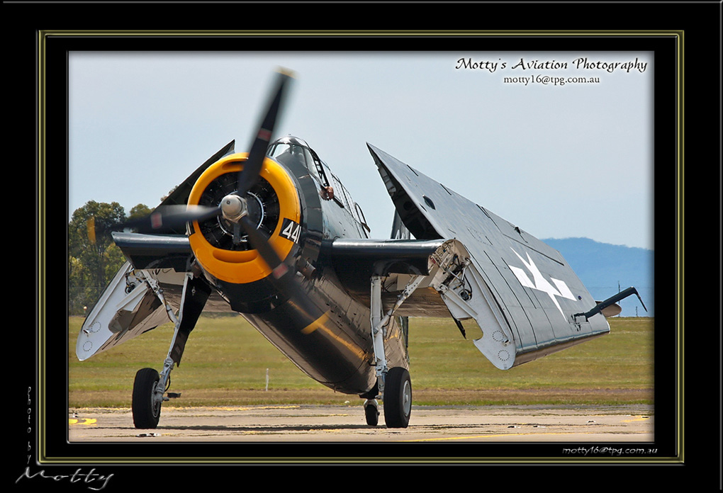 Mottys-Avenger-VH-MML-2008_10_26_1233-LR-1-001