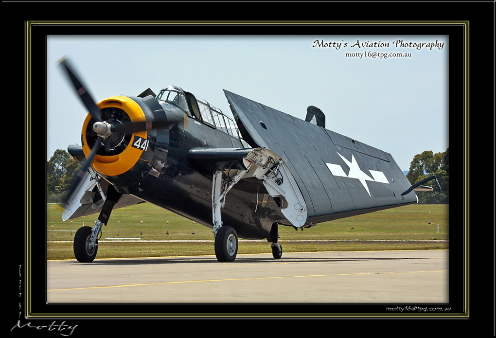 Mottys-Avenger-VH-MML-2008_10_26_1249-LR-1-001