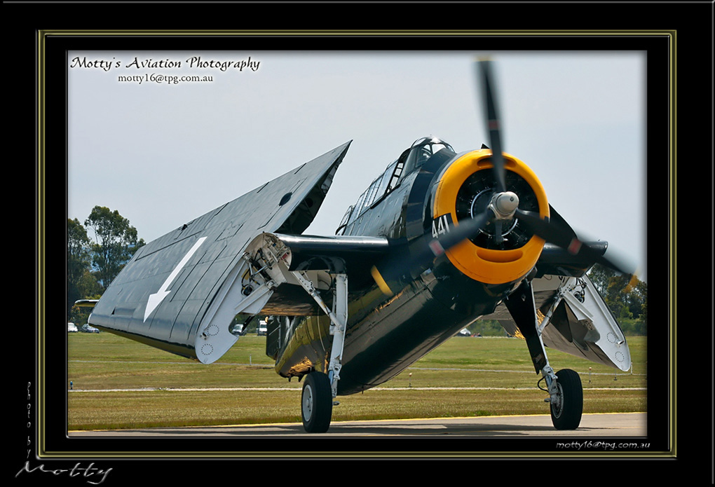 Mottys-Avenger-VH-MML-2008_10_26_1262-LR-1-001