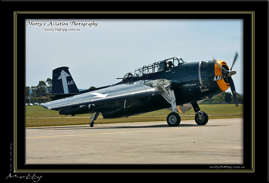 Mottys-Avenger-VH-MML-2008_10_26_1277-LR-1-001