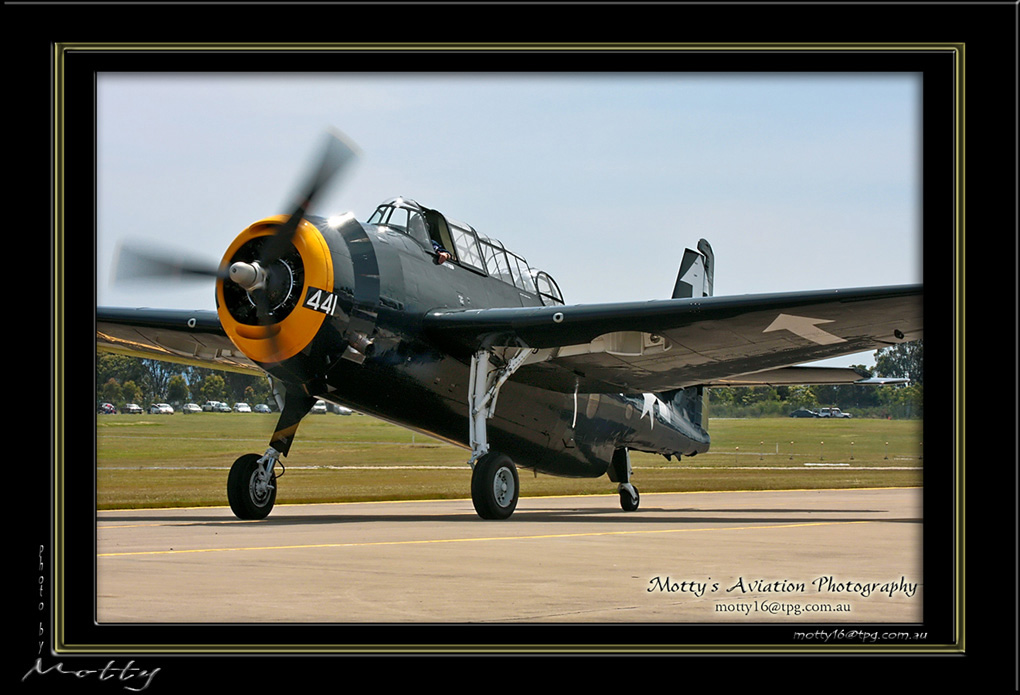 Mottys-Avenger-VH-MML-2008_10_26_951-LR-1-001