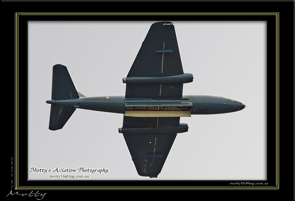 Mottys-Canberra-VH-ZSQ-2008_10_26_1916-LR-1-001