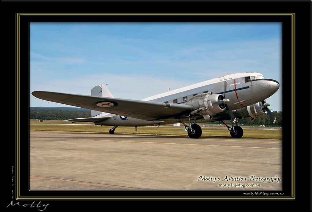 Mottys-Dakota-VH-EAF-2008_10_26-6539-LR-1-001