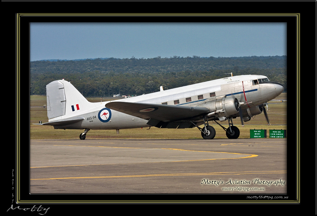Mottys-Dakota-VH-EAF-2008_10_26_139-LR-1-001
