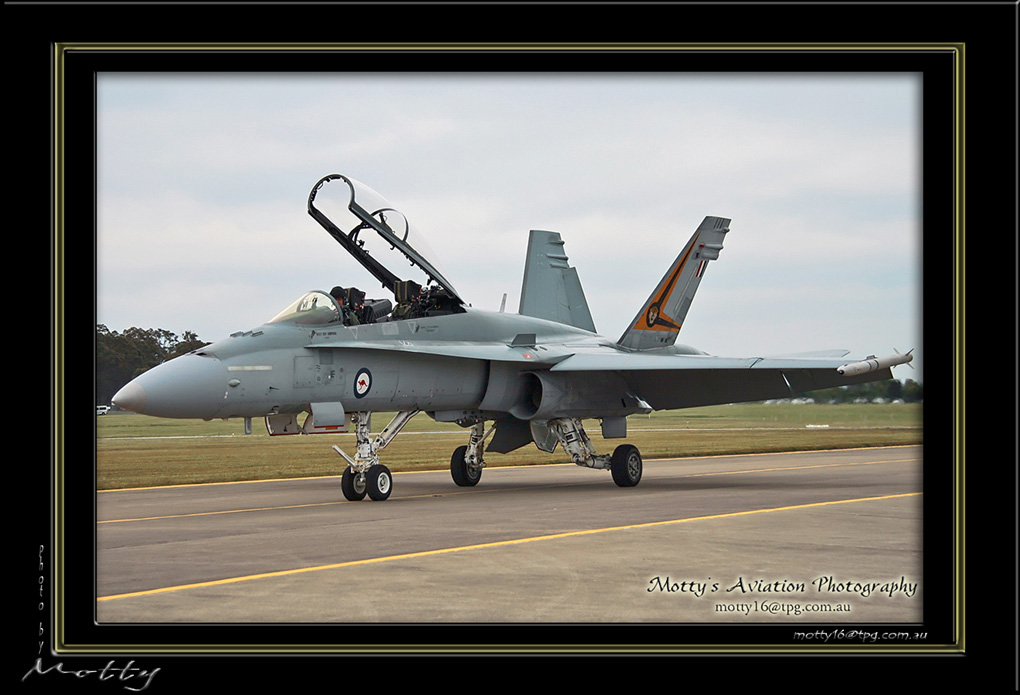 Mottys-Hornet-A21-111-2008_10_26-6624-LR-1-001