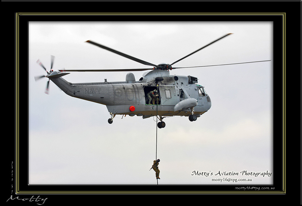 Mottys-Seaking-N16-114-2008_10_26_1835-LR-1-001
